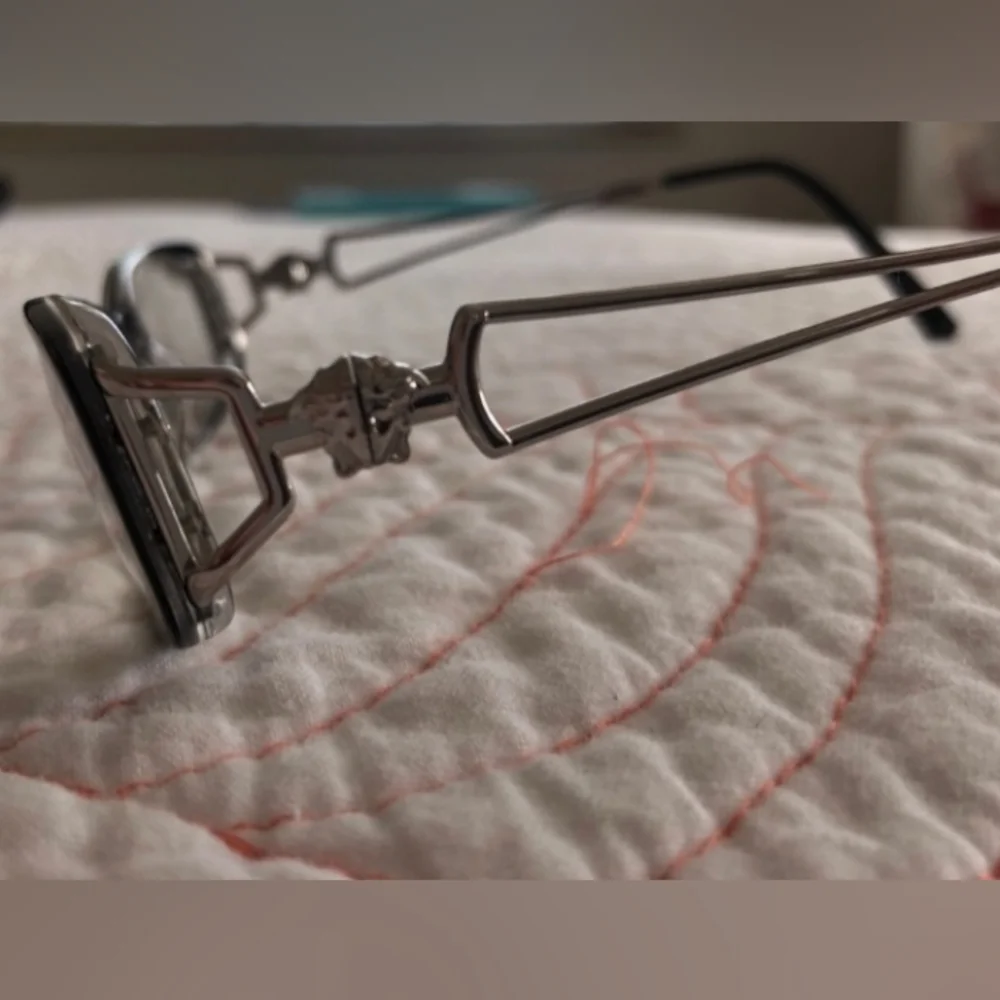 Versace eyeglass frames - Picture 2 of 5
